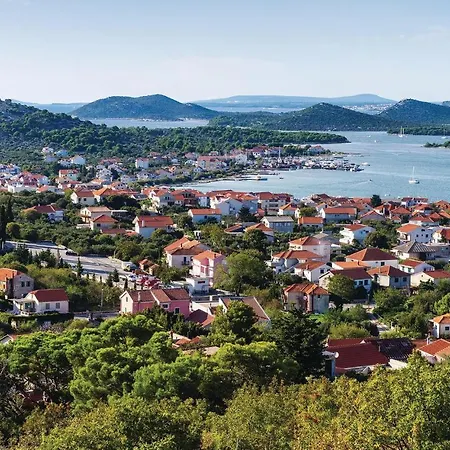 Stunning In Tisno With Wifi *