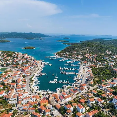 Stunning In Tisno With Wifi * Jezera